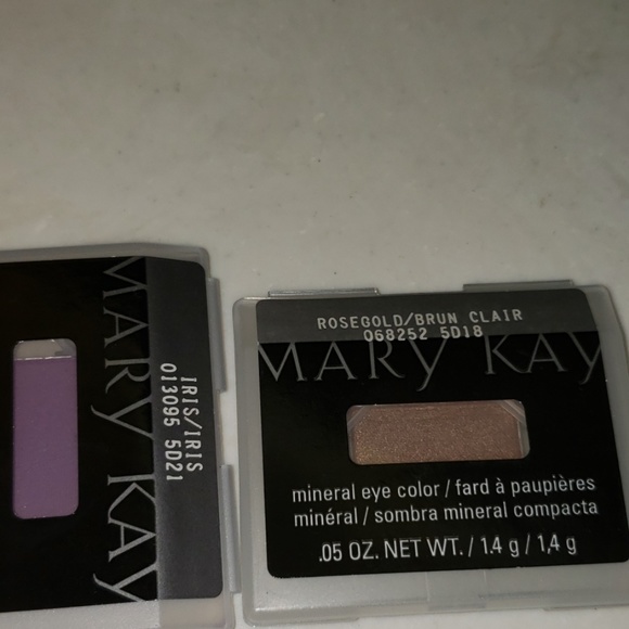 Eyeshadow - Picture 3 of 3